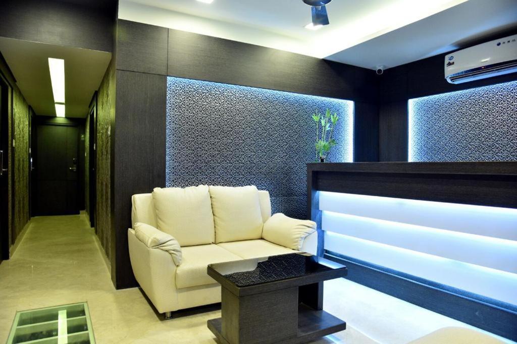 צ'נאי Pine Tree Boutique Hotel מראה חיצוני תמונה