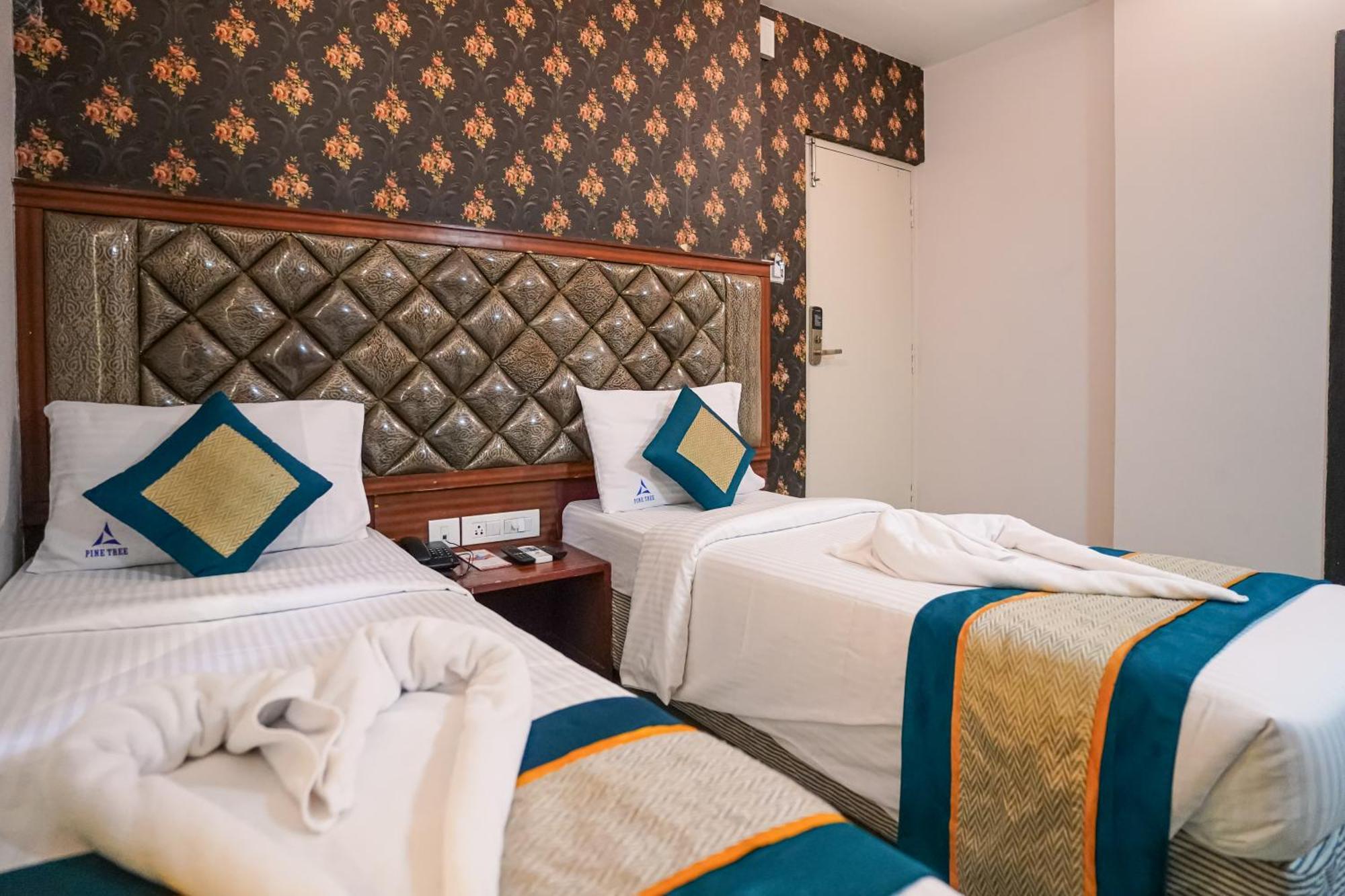 צ'נאי Pine Tree Boutique Hotel מראה חיצוני תמונה