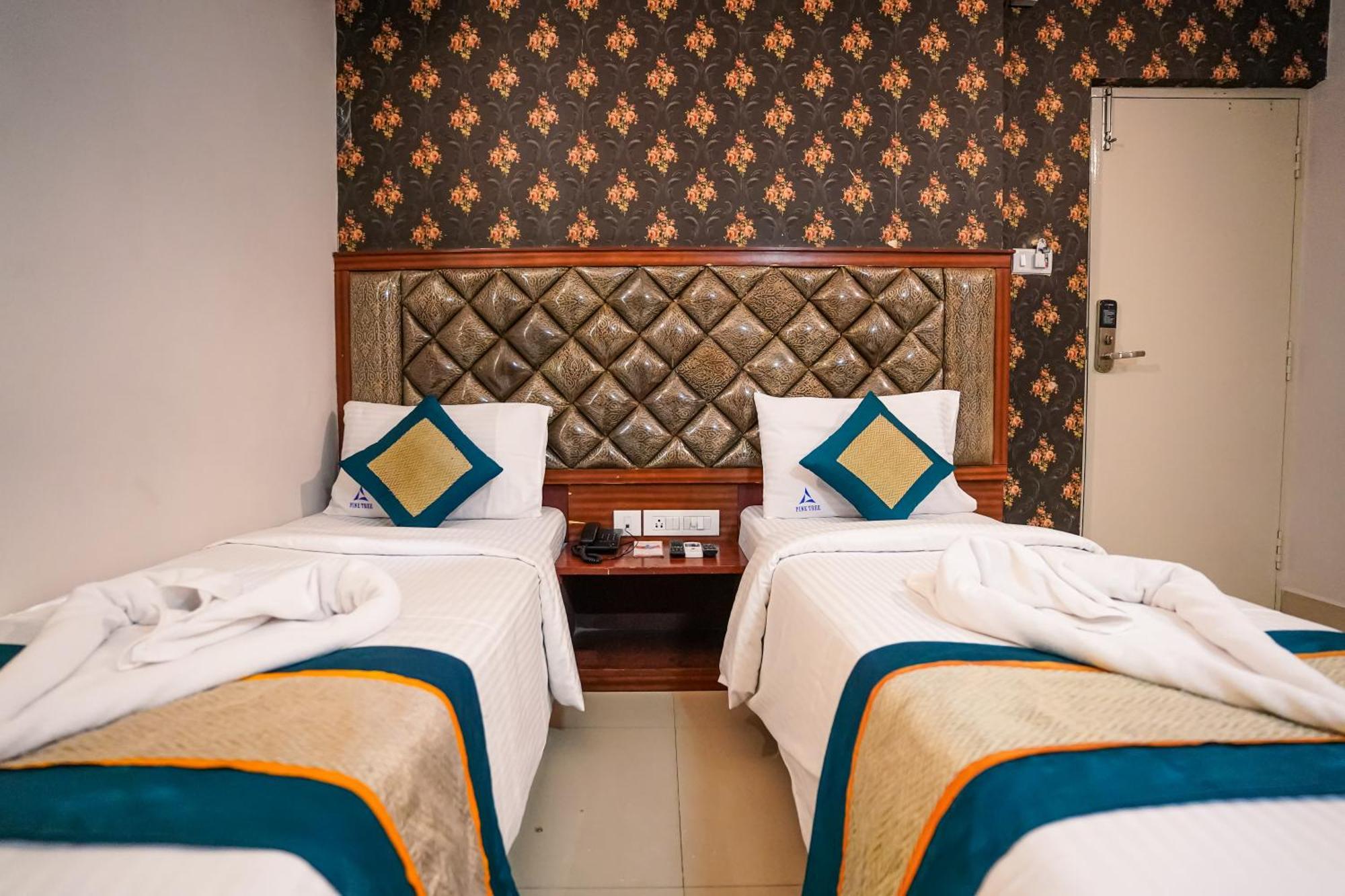 צ'נאי Pine Tree Boutique Hotel מראה חיצוני תמונה