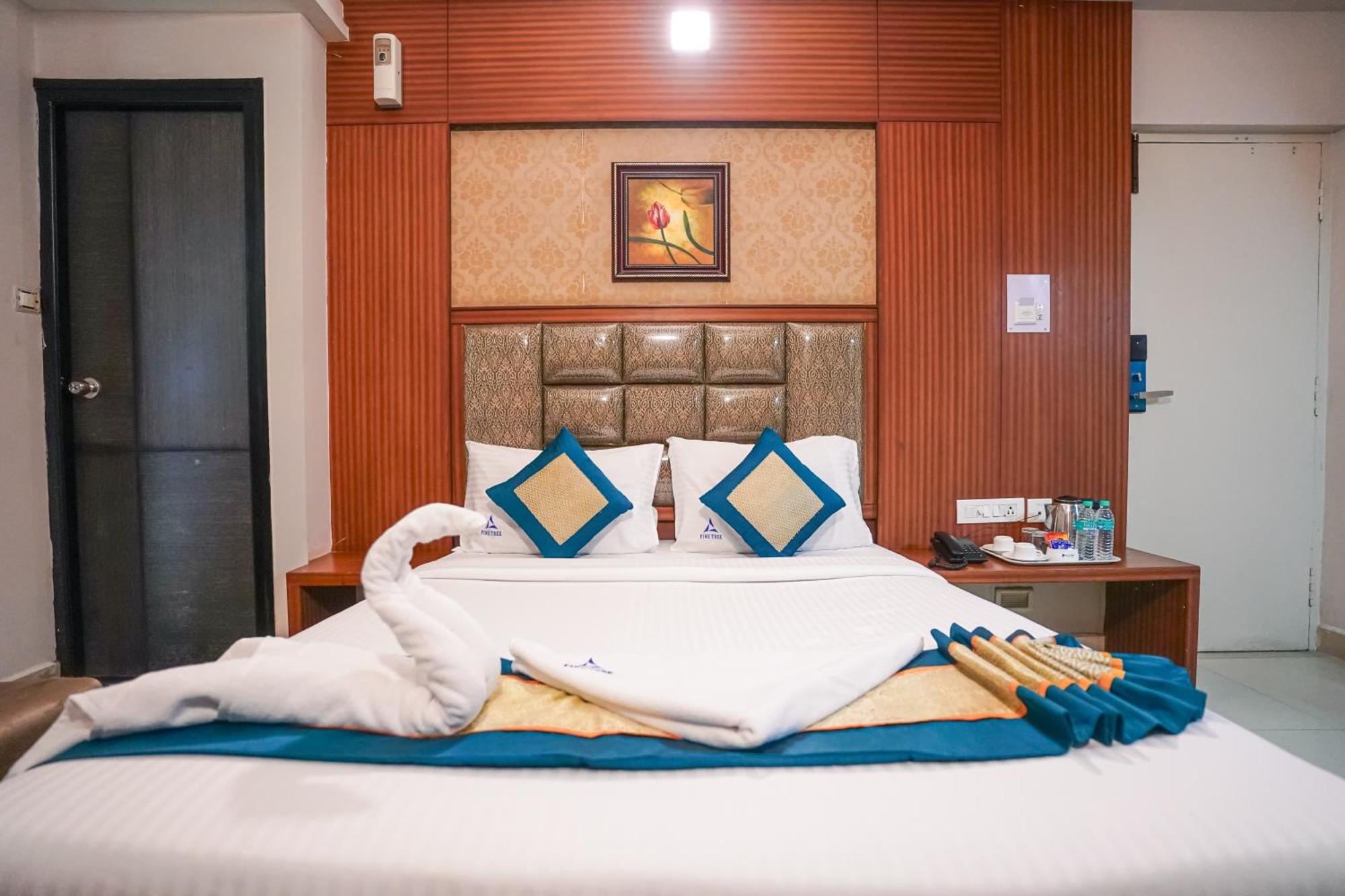 צ'נאי Pine Tree Boutique Hotel מראה חיצוני תמונה